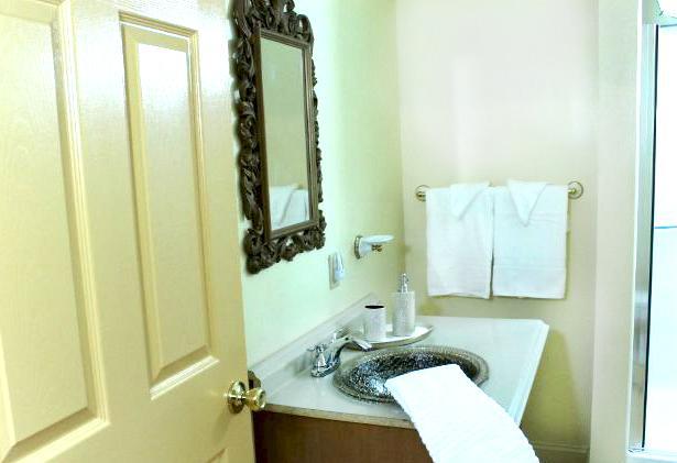 Mccali Manor, Llc 5*